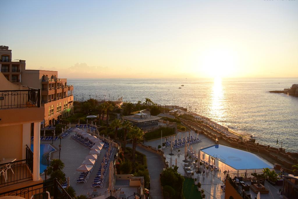 Hotel Corinthia St Georges Bay, Malta, St. George's Bay. Großes 1