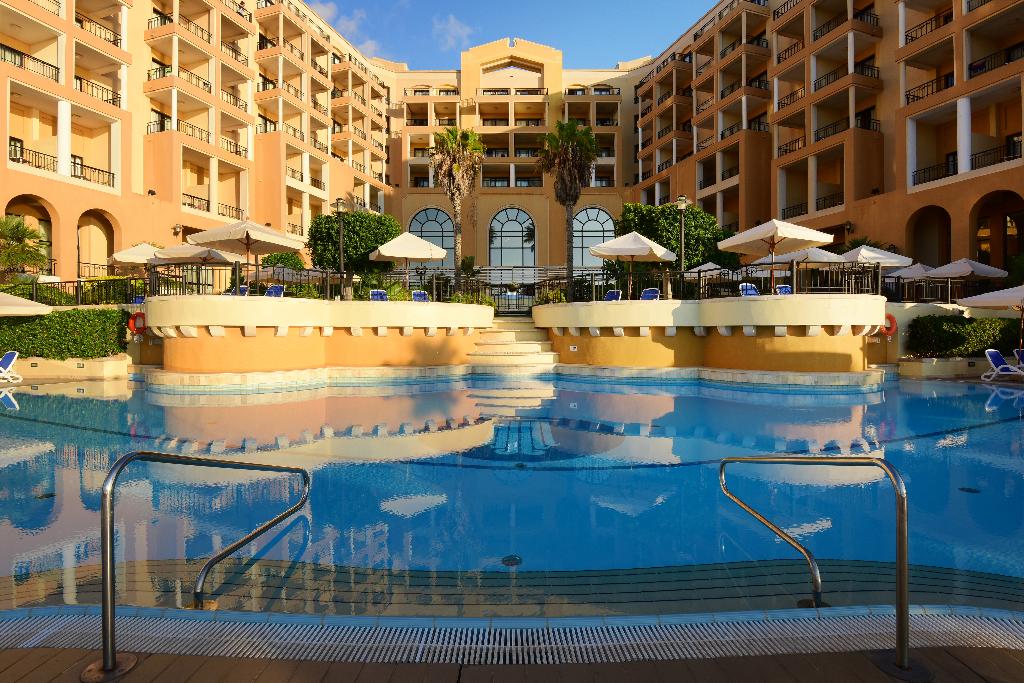 Hotel Corinthia St Georges Bay, Malta, St. George's Bay. Großes 32