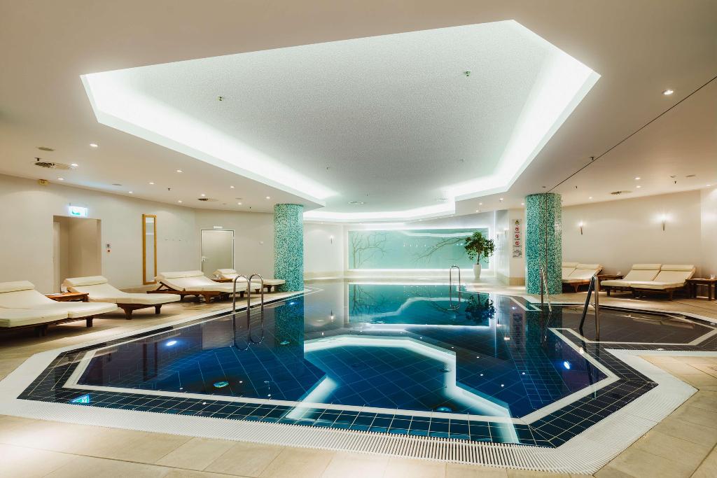 Hilton Berlin - Pool