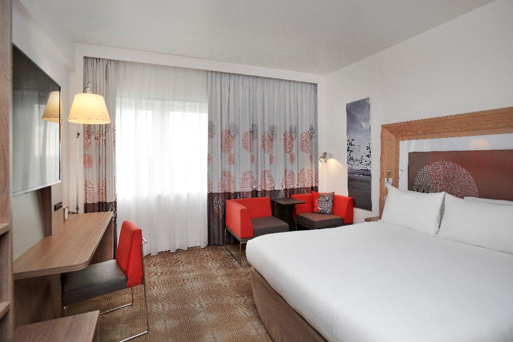 Novotel London West