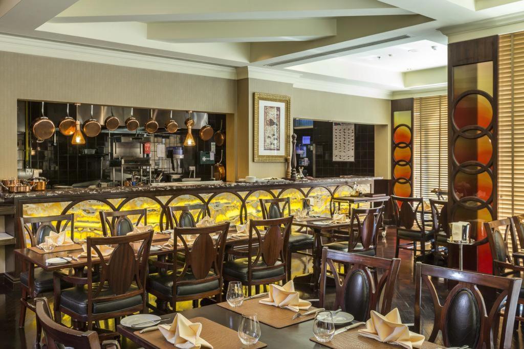 Movenpick Grand Al Bustan Hotel