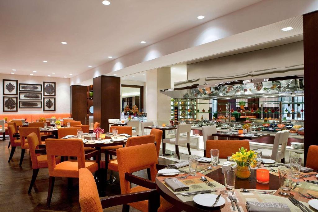 Movenpick Grand Al Bustan Hotel