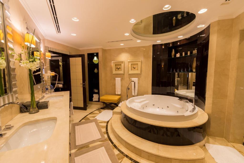 Movenpick Grand Al Bustan Hotel