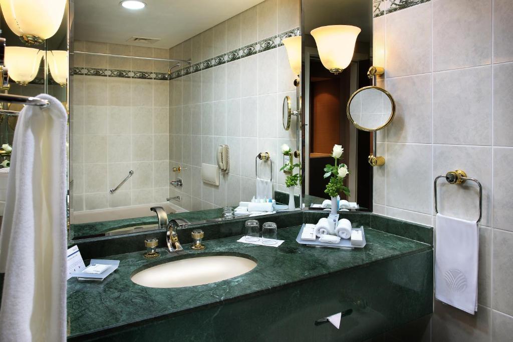 Movenpick Grand Al Bustan Hotel