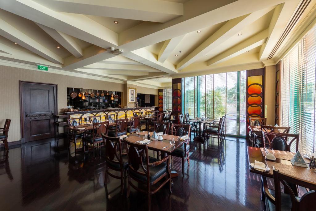 Movenpick Grand Al Bustan Hotel