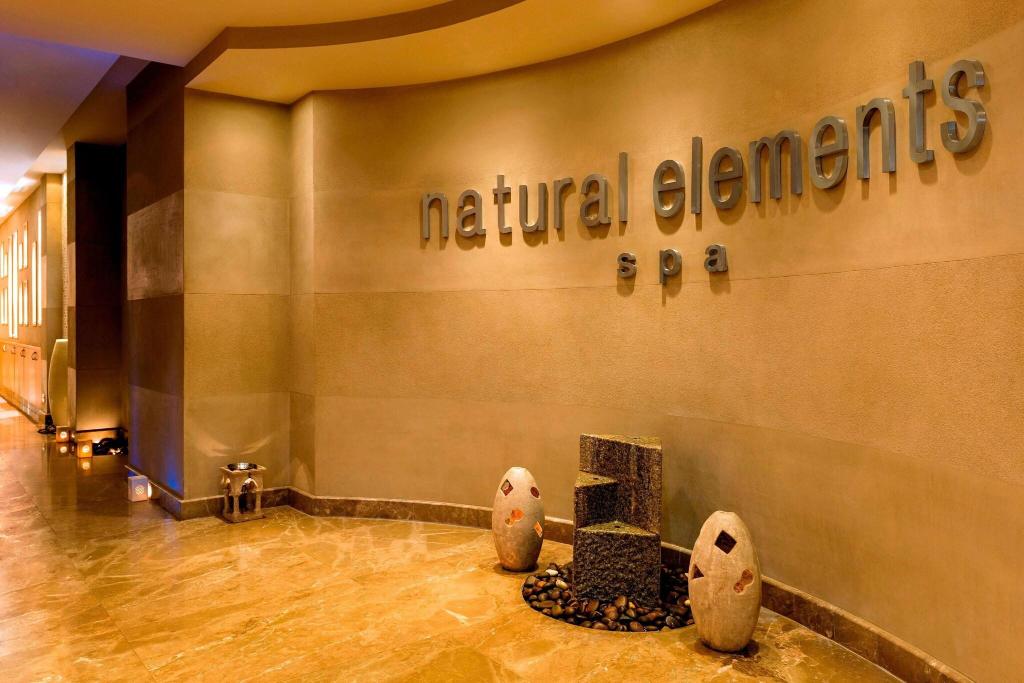 Le Meridien Dubai Hotel & Conference Centre