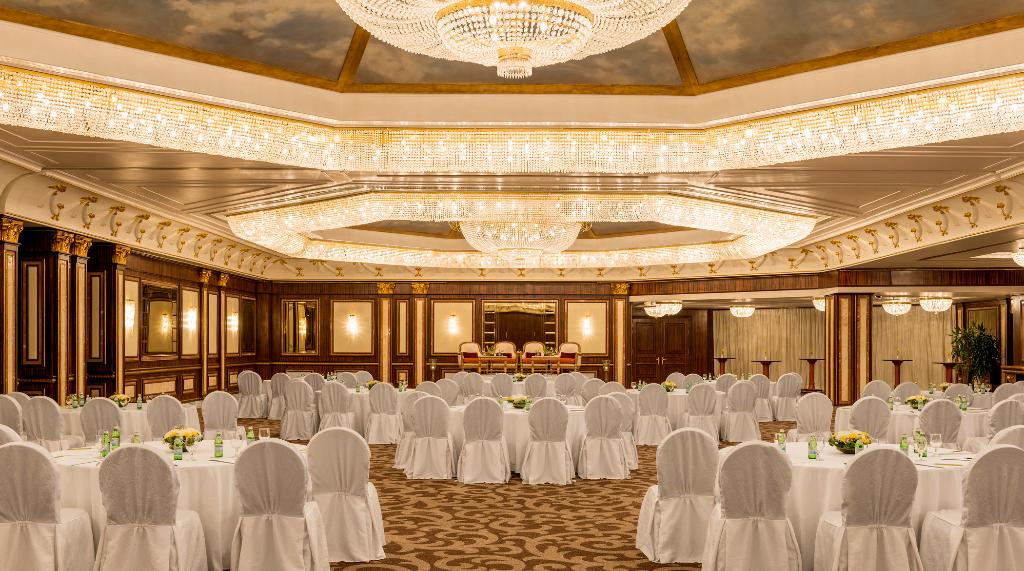 Le Meridien Dubai Hotel & Conference Centre