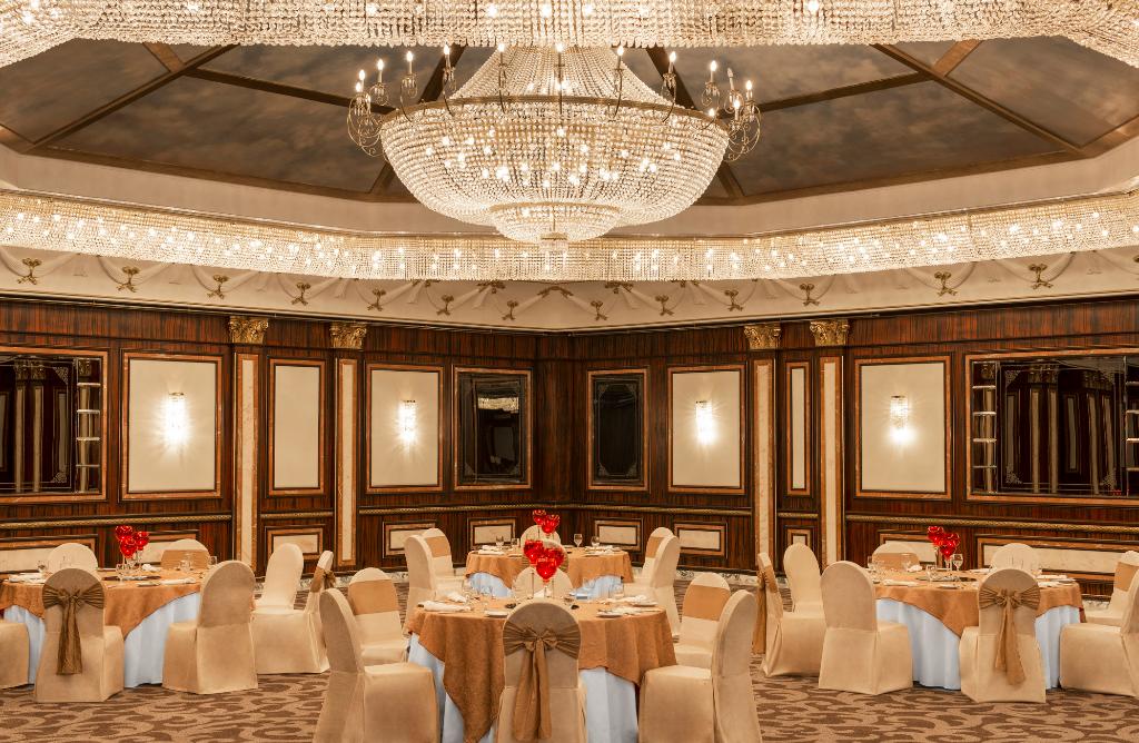 Le Meridien Dubai Hotel & Conference Centre
