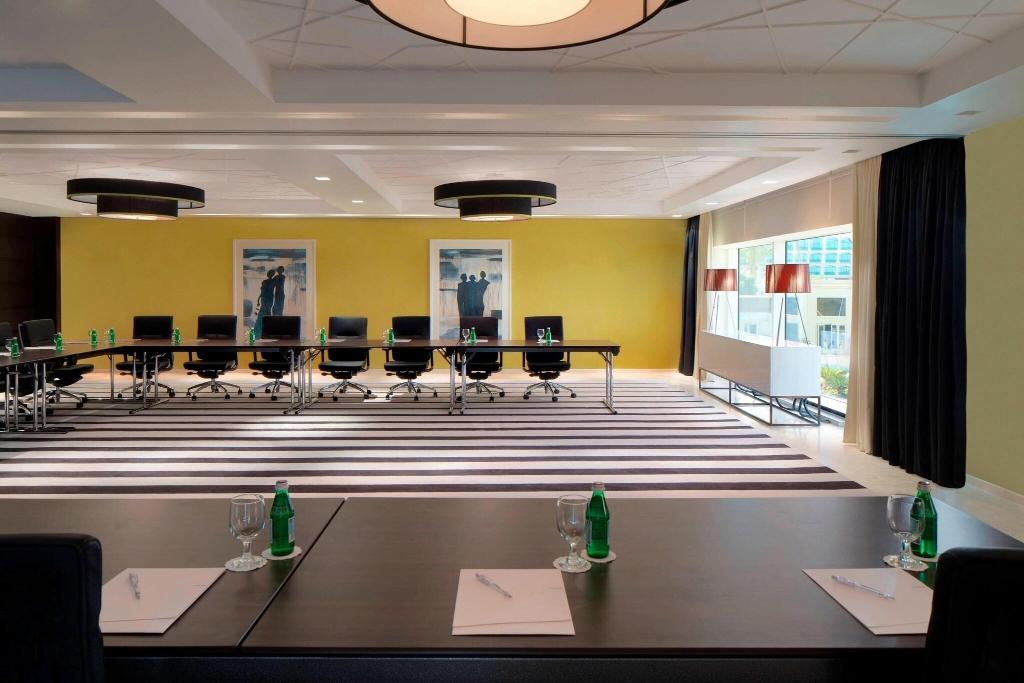 Le Meridien Dubai Hotel & Conference Centre