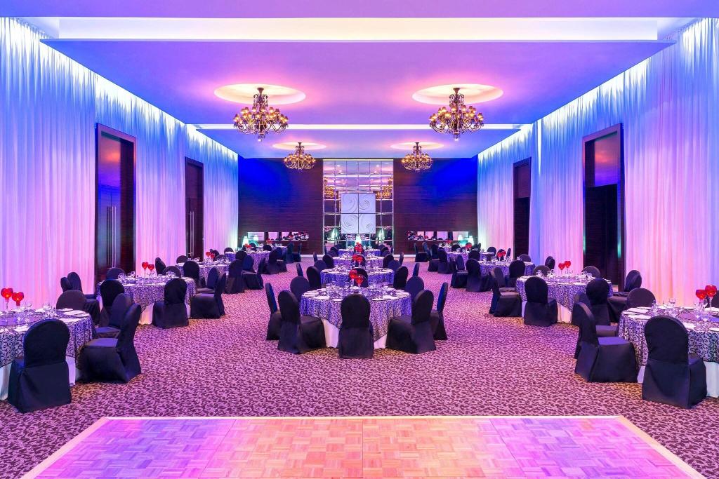 Le Meridien Dubai Hotel & Conference Centre