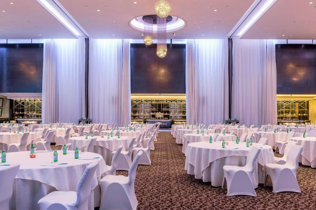 Le Meridien Dubai Hotel & Conference Centre