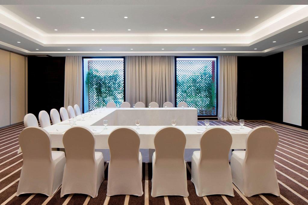 Le Meridien Dubai Hotel & Conference Centre