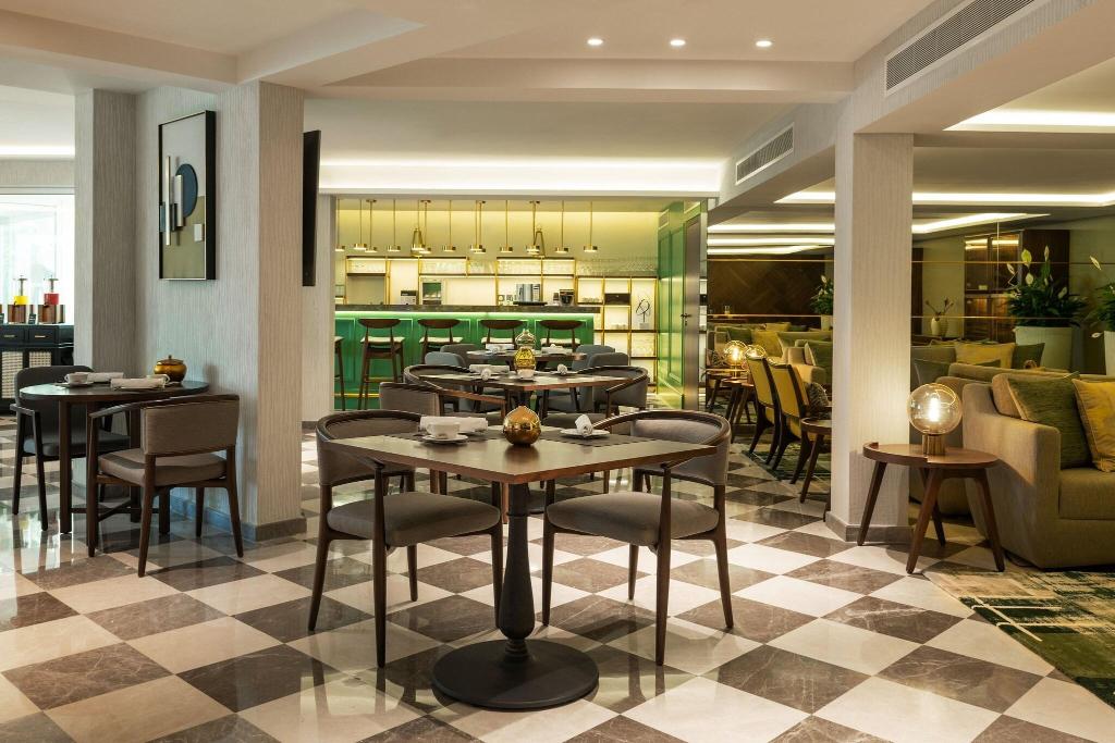Le Meridien Dubai Hotel & Conference Centre