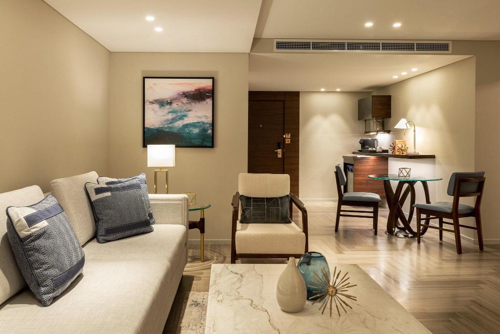 Le Meridien Dubai Hotel & Conference Centre
