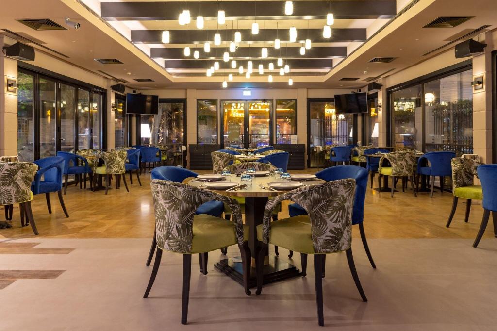 Le Meridien Dubai Hotel & Conference Centre