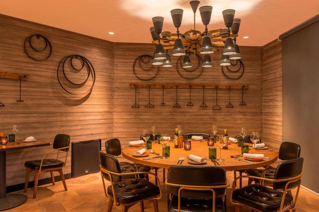 Le Meridien Dubai Hotel & Conference Centre