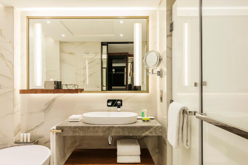 Le Meridien Dubai Hotel & Conference Centre