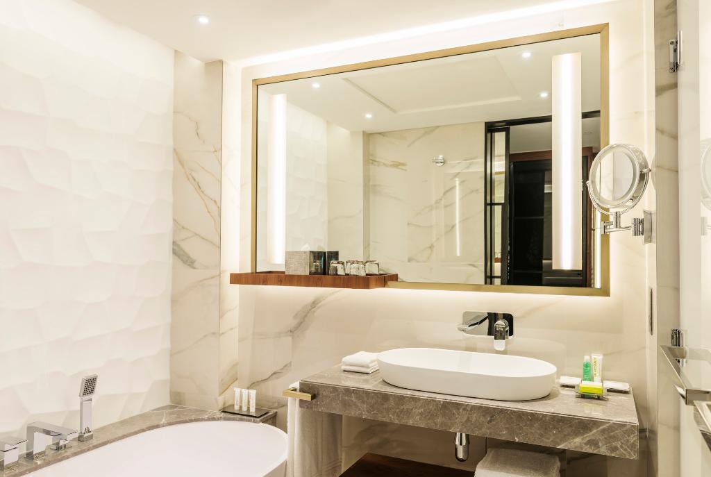 Le Meridien Dubai Hotel & Conference Centre
