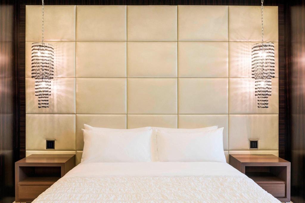 Le Meridien Dubai Hotel & Conference Centre