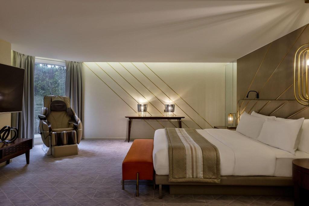 Le Meridien Dubai Hotel & Conference Centre