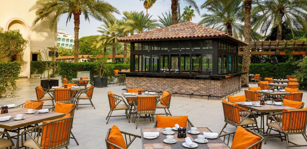 Le Meridien Dubai Hotel & Conference Centre