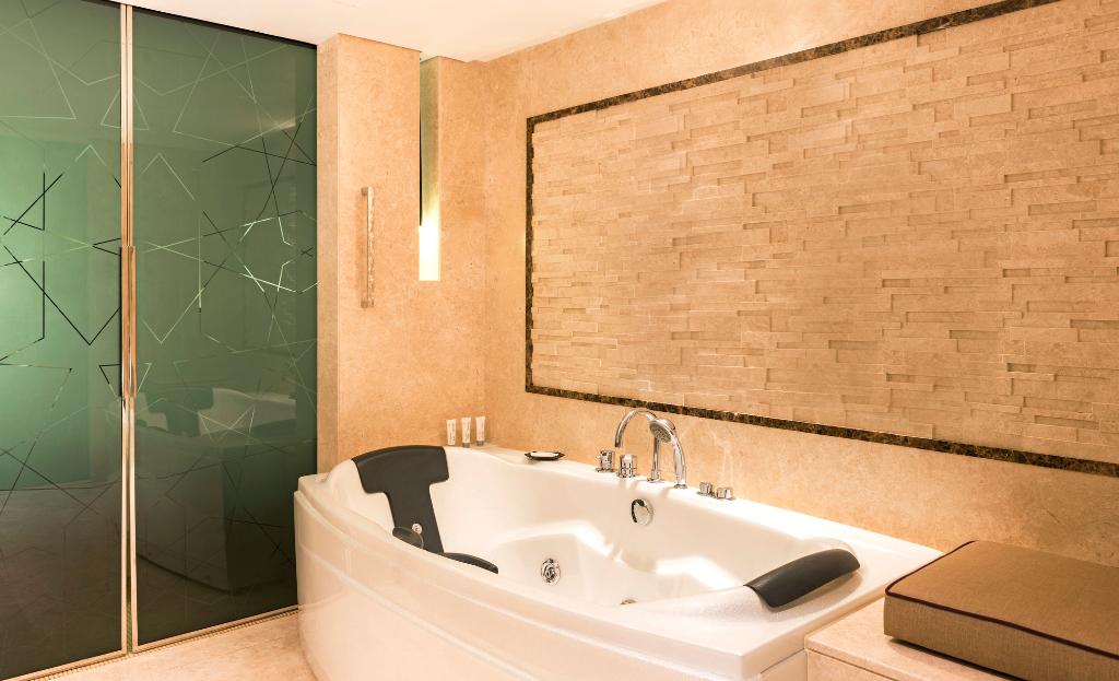 Le Meridien Dubai Hotel & Conference Centre