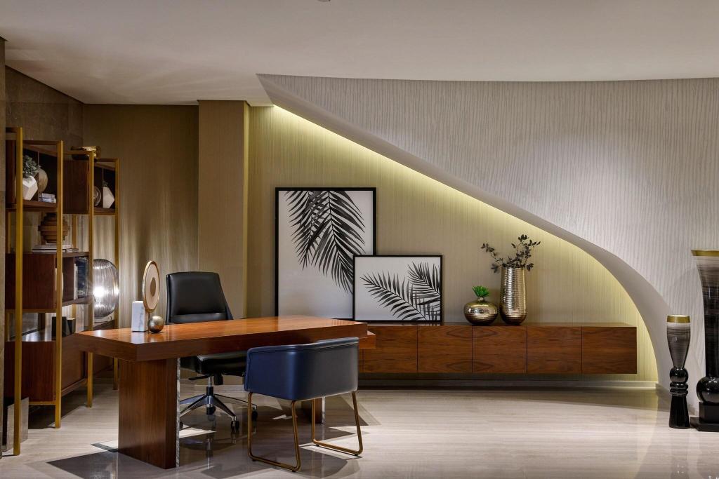 Le Meridien Dubai Hotel & Conference Centre