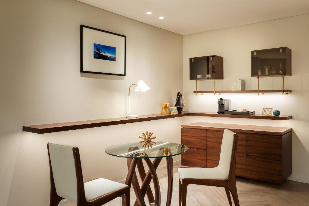 Le Meridien Dubai Hotel & Conference Centre