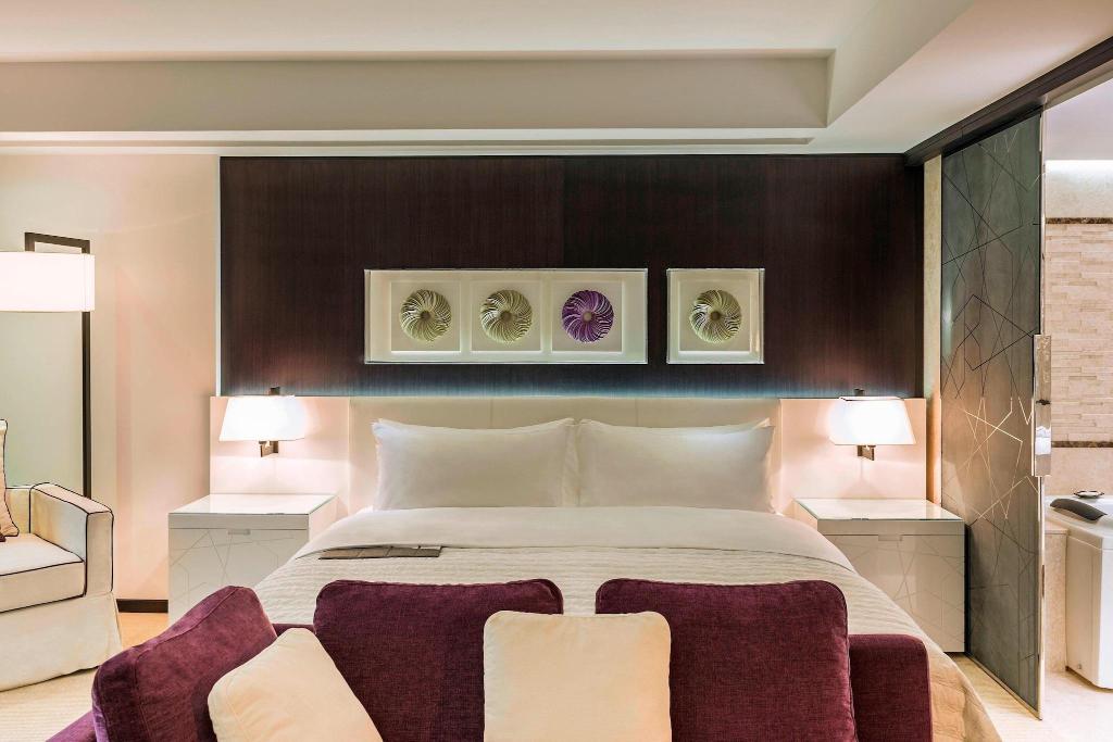Le Meridien Dubai Hotel & Conference Centre