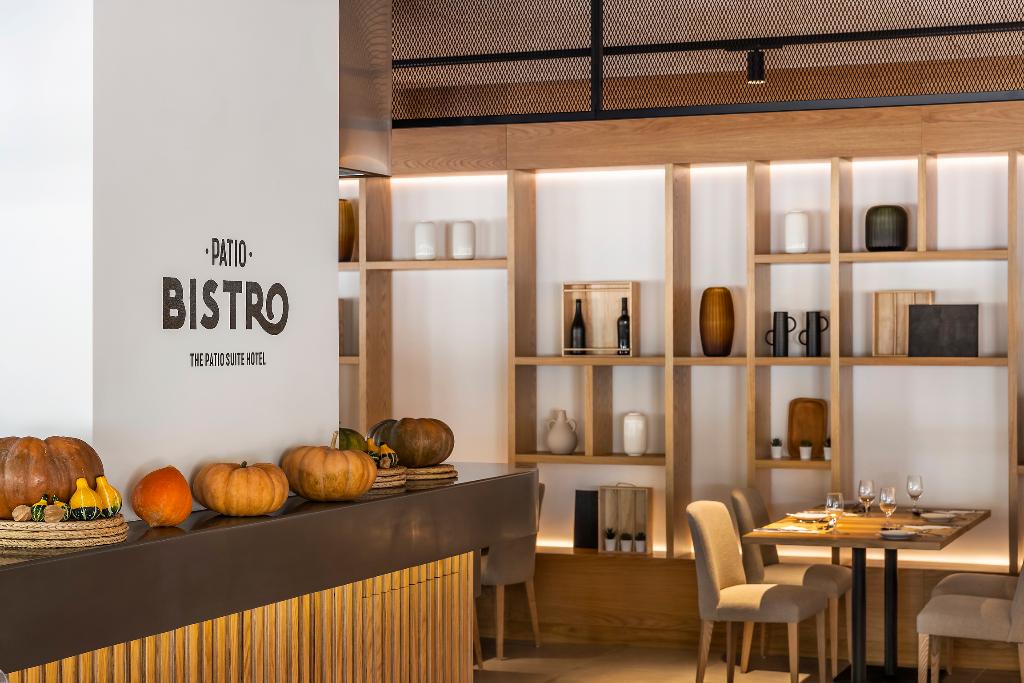 Imagem da galeria de The Patio Suite Hotel