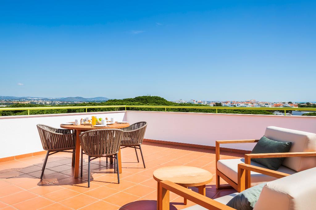 Imagem da galeria de The Patio Suite Hotel