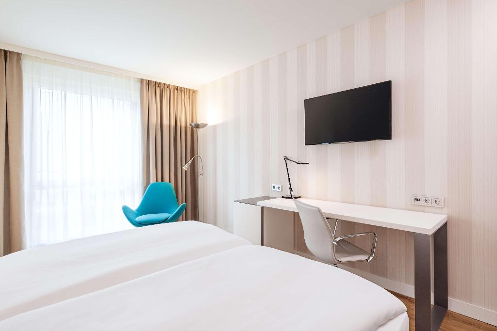 Hotel NH Berlin Alexanderplatz, Deutschland, Berlin. Großes 1