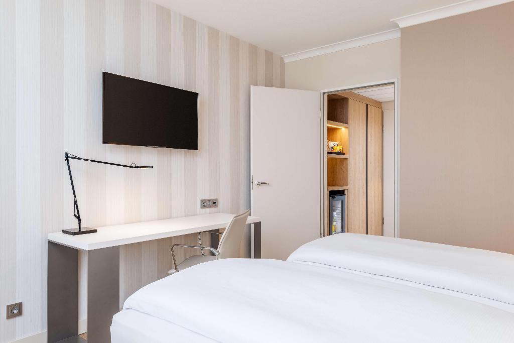 Hotel NH Berlin Alexanderplatz, Deutschland, Berlin. Großes 59