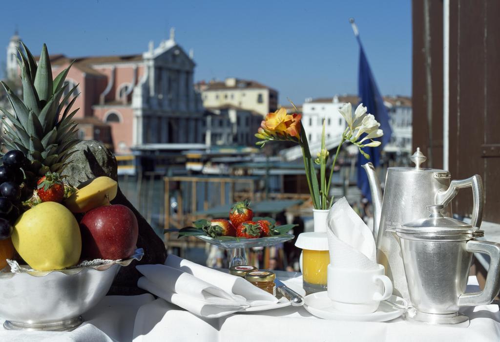 Imagen de la galería de Carlton On The Grand Canal