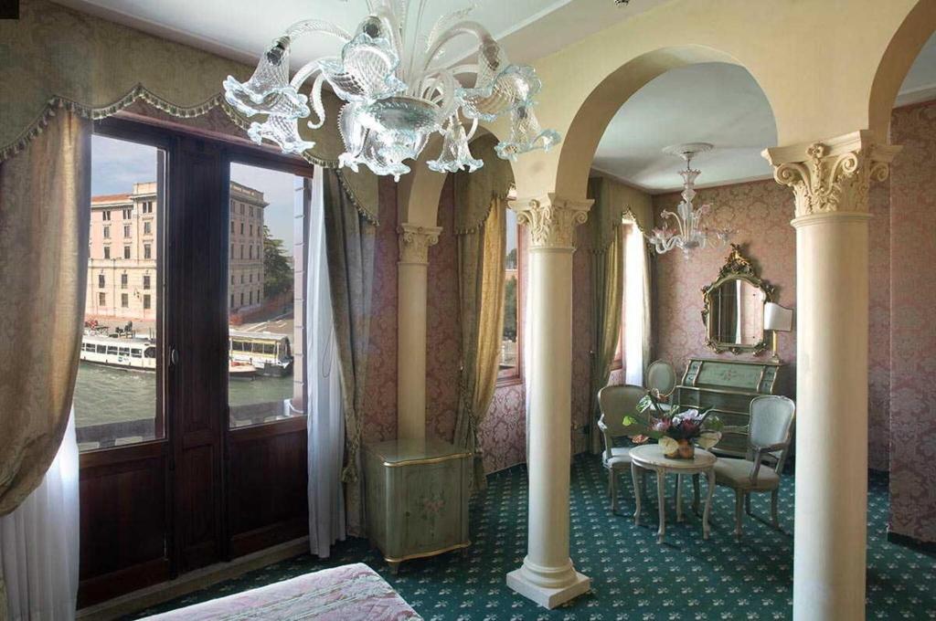 Imagen de la galería de Carlton On The Grand Canal
