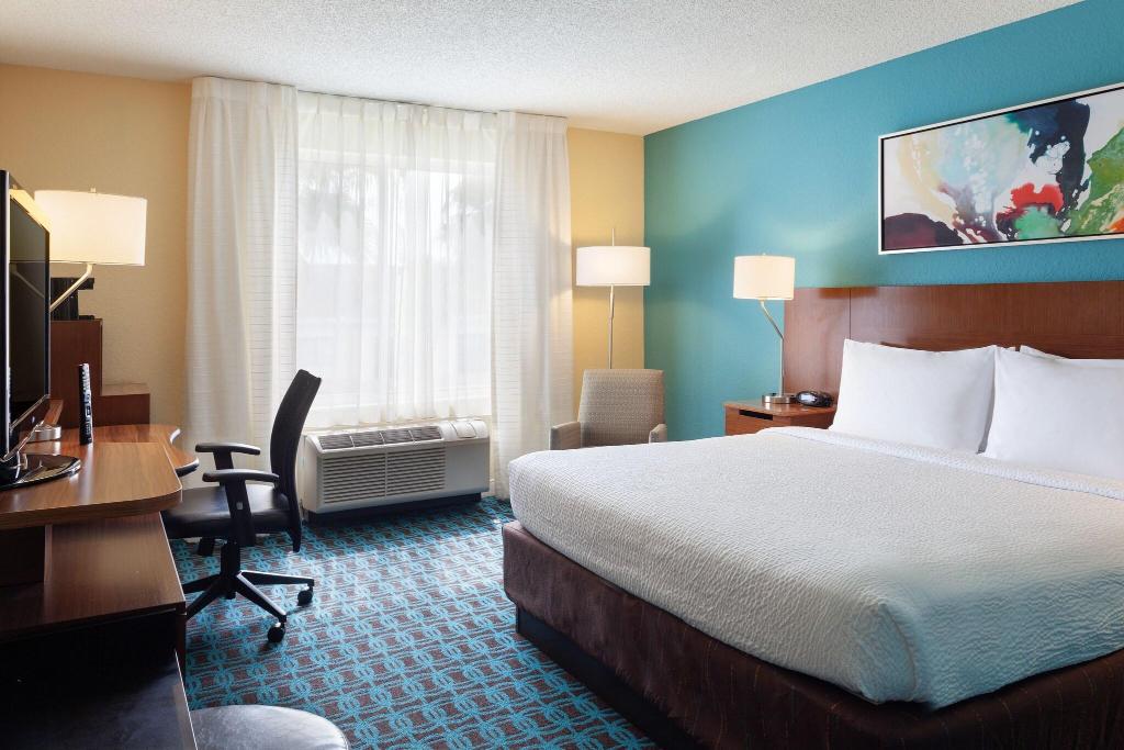 Fairfield by Marriott Inn&SUI Orlando LBV Village