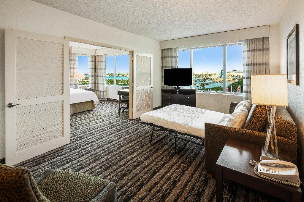 Holiday Inn Port of Miami-Downtown photo 7