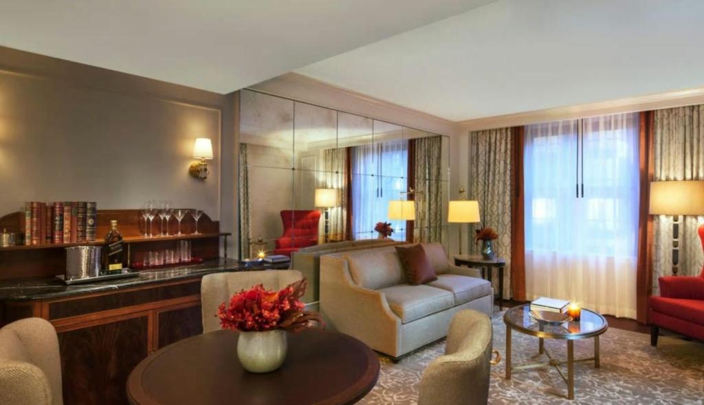Gallery image of Intercontinental Hotels New York Barclay By Ihg