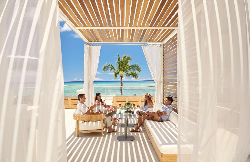 OUTRIGGER Reef Waikiki Beach Resort - Bar