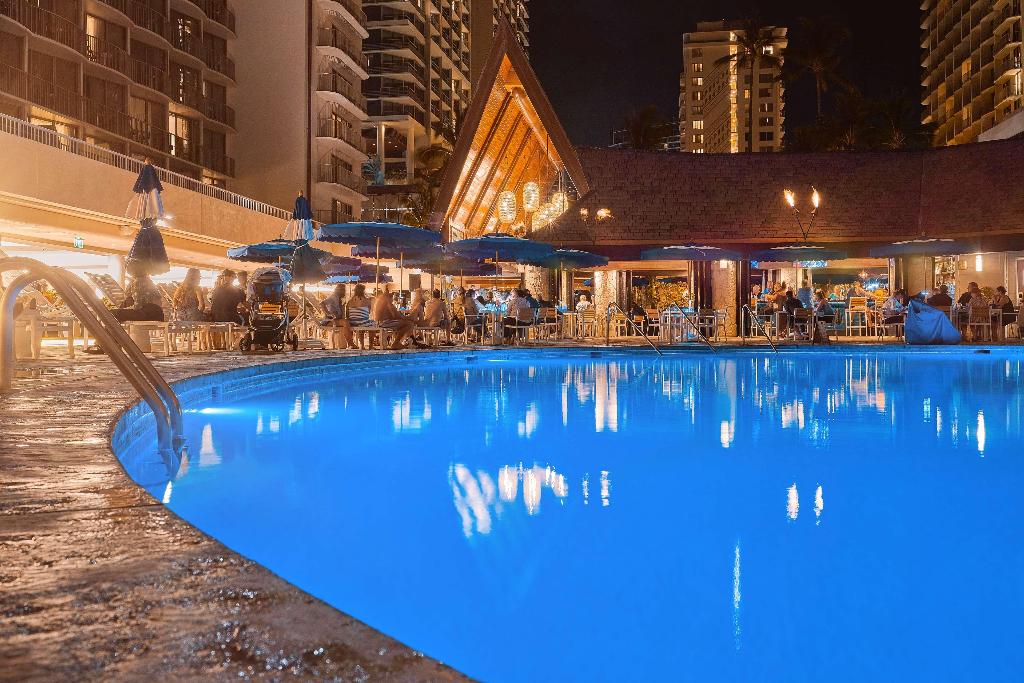 OUTRIGGER Reef Waikiki Beach Resort - Pool