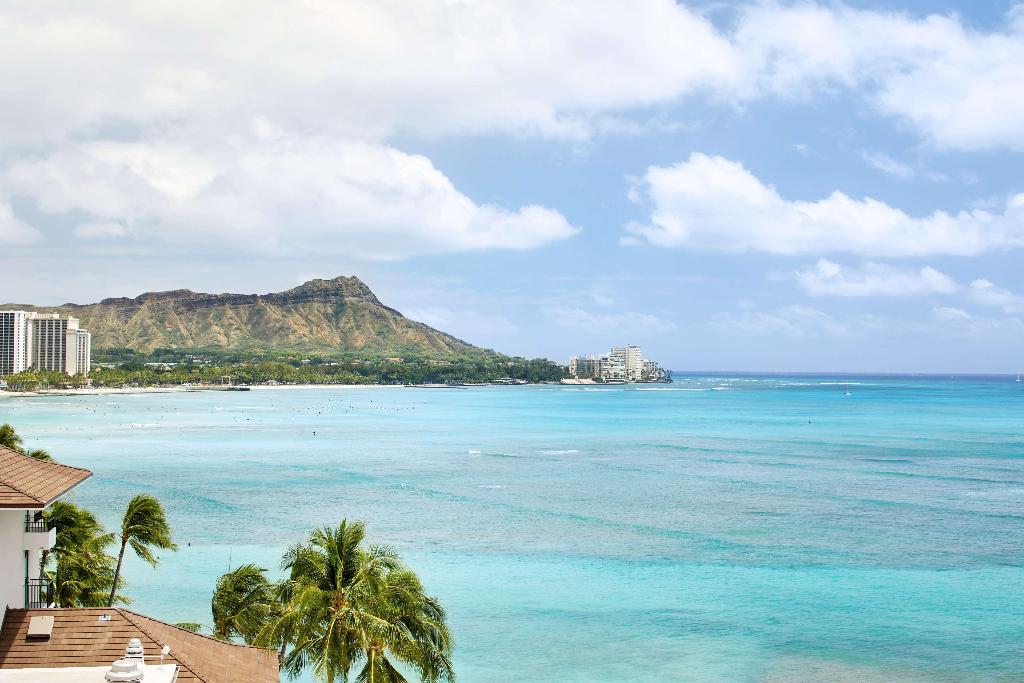 OUTRIGGER Reef Waikiki Beach Resort - Beach