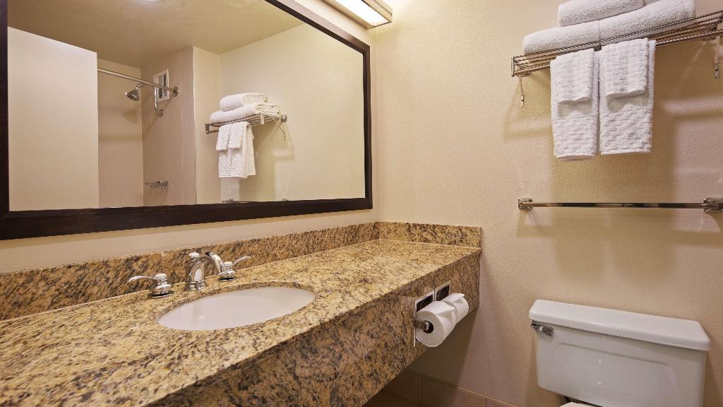 Best Western Plus Bayside Inn photo 87