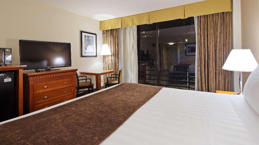 Best Western Plus Bayside Inn photo 66