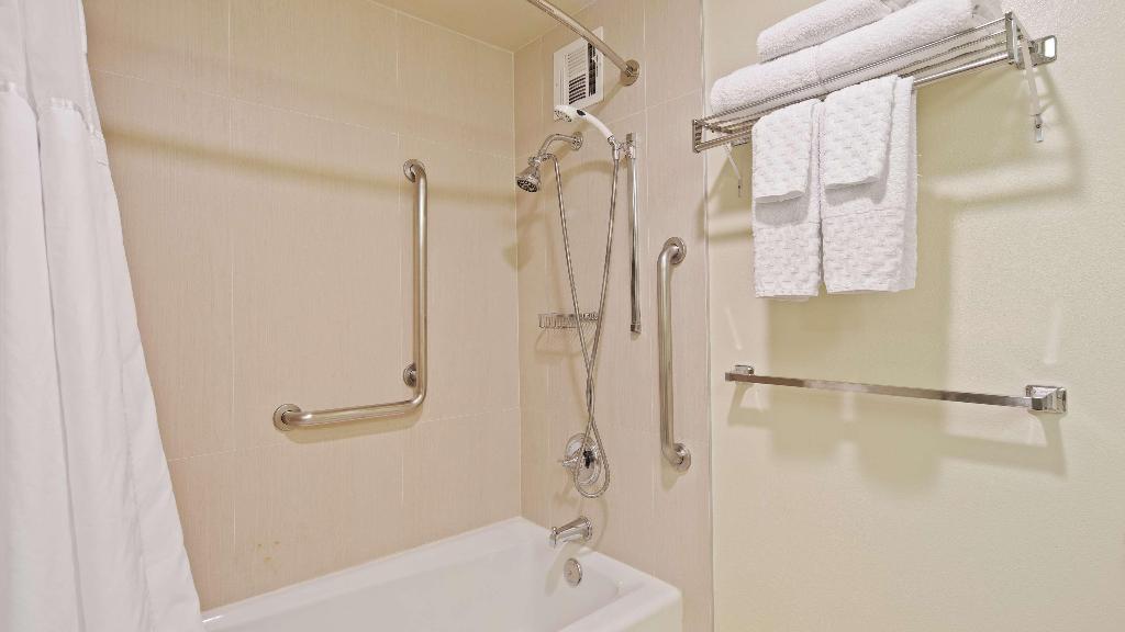 Best Western Plus Bayside Inn photo 60