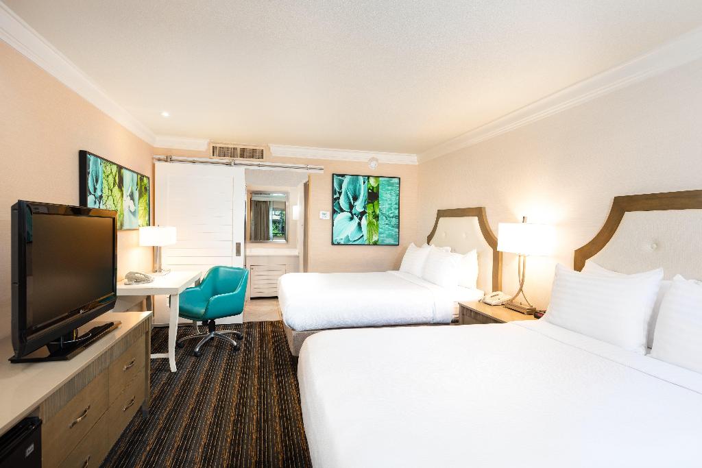 DoubleTree by Hilton San Diego Bayside