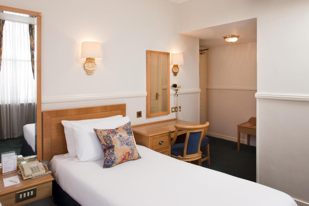 Hotel Berjaya Eden Park London, Großbritannien, London. Großes 1