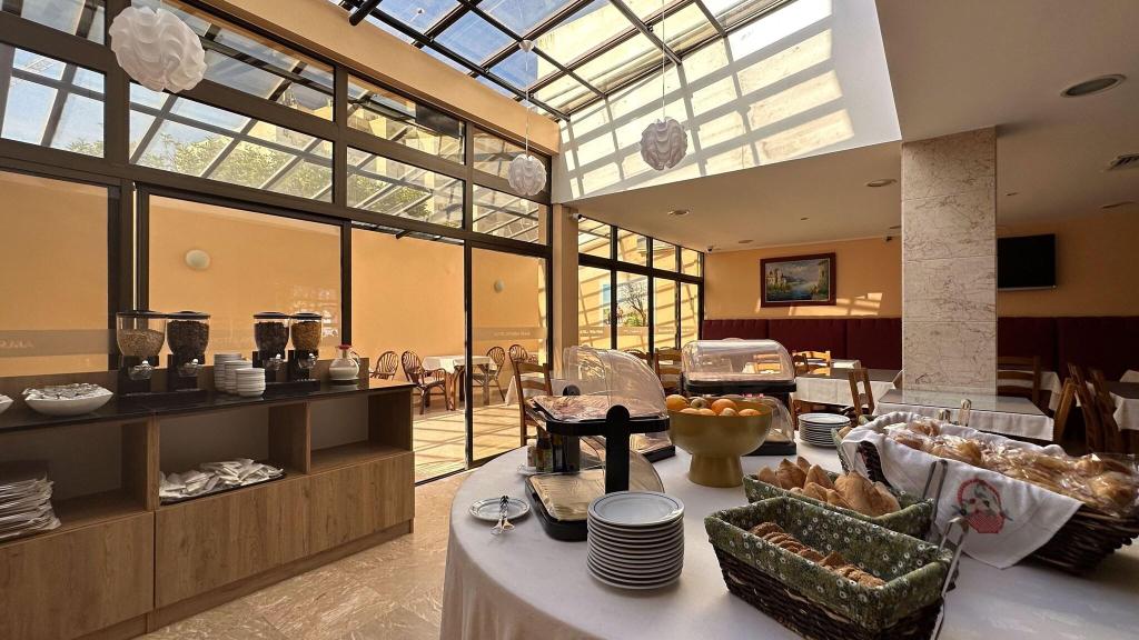 Hotel Avenida Praia , Portugal, Praia da Rocha. Großes 2