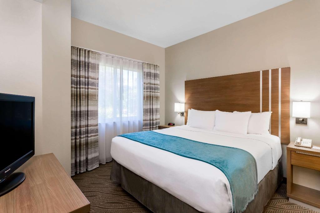 Hawthorn Suites By Wyndham Naples