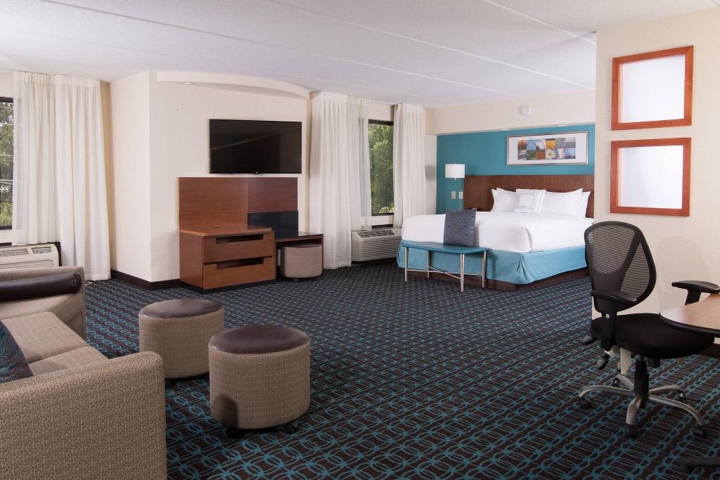 Fairfield Inn & Suites By Marriott Atlanta Airpt S