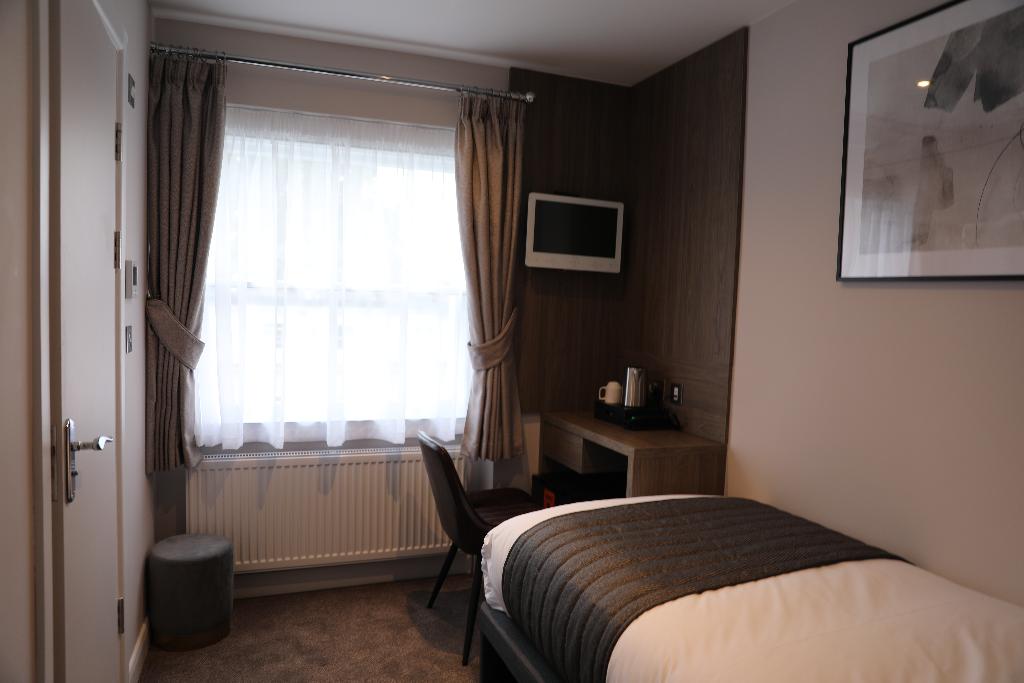 Hotel Reem Hotel, Großbritannien, London. Großes 1